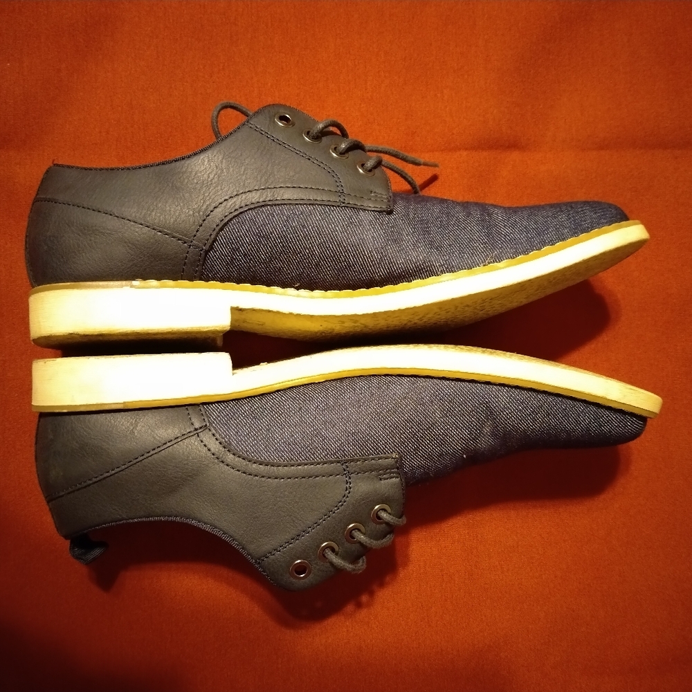 Shoes - Picture 4 of 5
